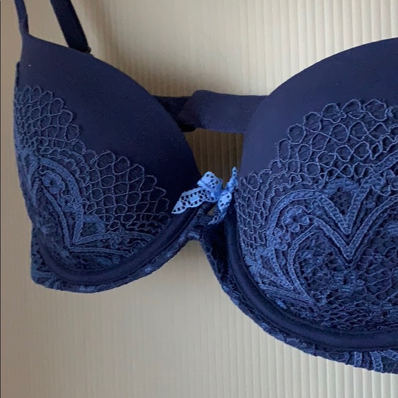 Victoria’s Secret Body by Victoria Demi 32 D - Picture 2 of 3